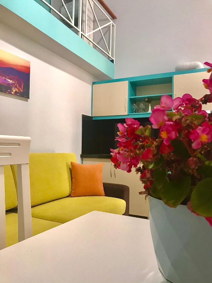 Crown Deluxe Apartments Sarandë Exteriör bild