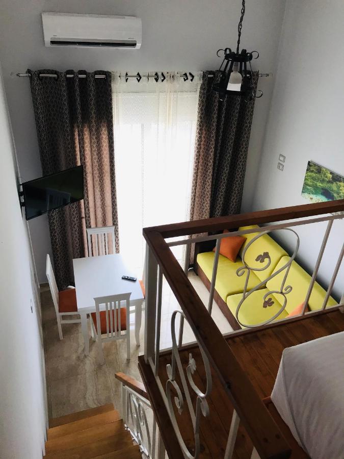 Crown Deluxe Apartments Sarandë Exteriör bild