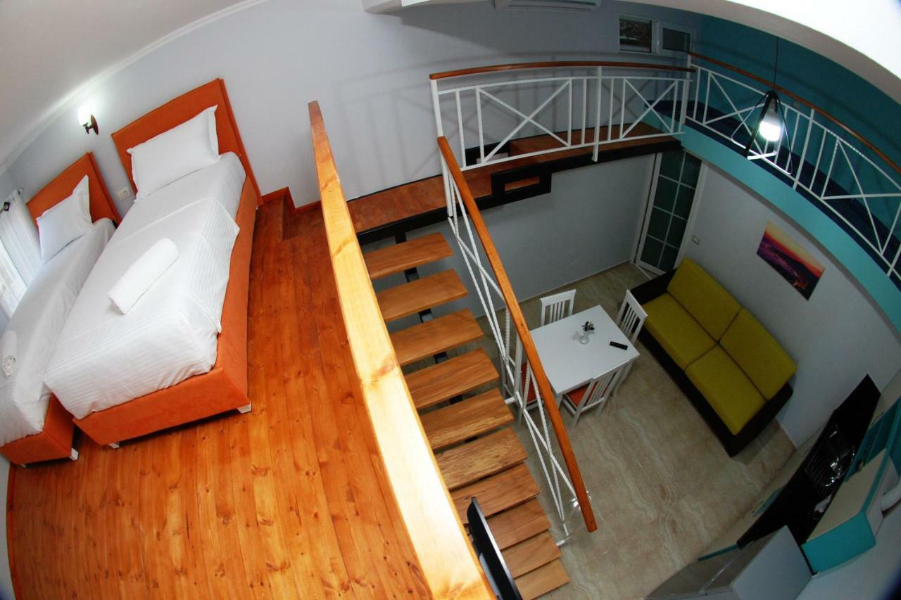 Crown Deluxe Apartments Sarandë Exteriör bild