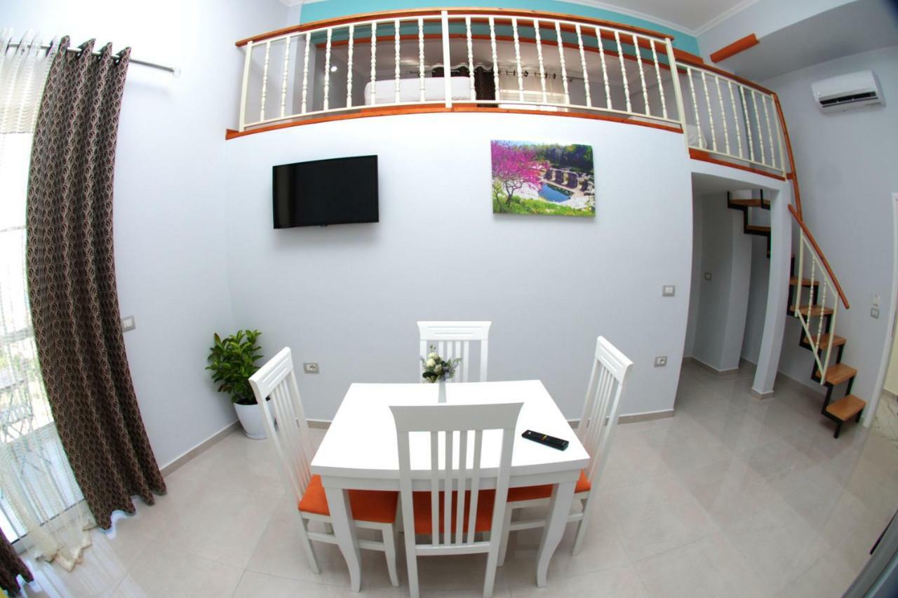 Crown Deluxe Apartments Sarandë Exteriör bild